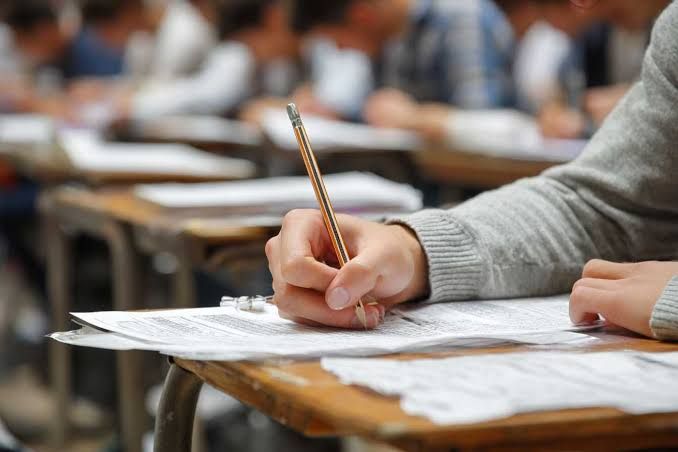 Danijos mokyklose pradėjo veikti nauja nacionalinių testų sistema: ką turi žinoti tėvai