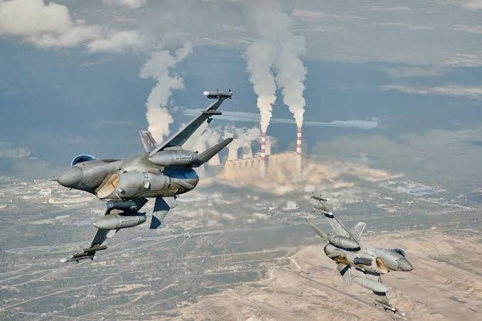 Švedija dalyvaus NATO branduolinėse pratybose „Steadfast Noon“: ką svarbu žinoti?